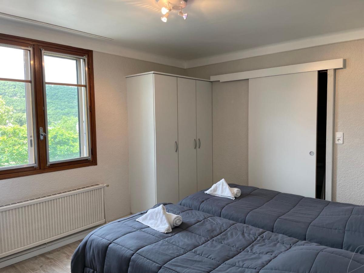 Hotel Les Chenes Sisteron Exterior photo