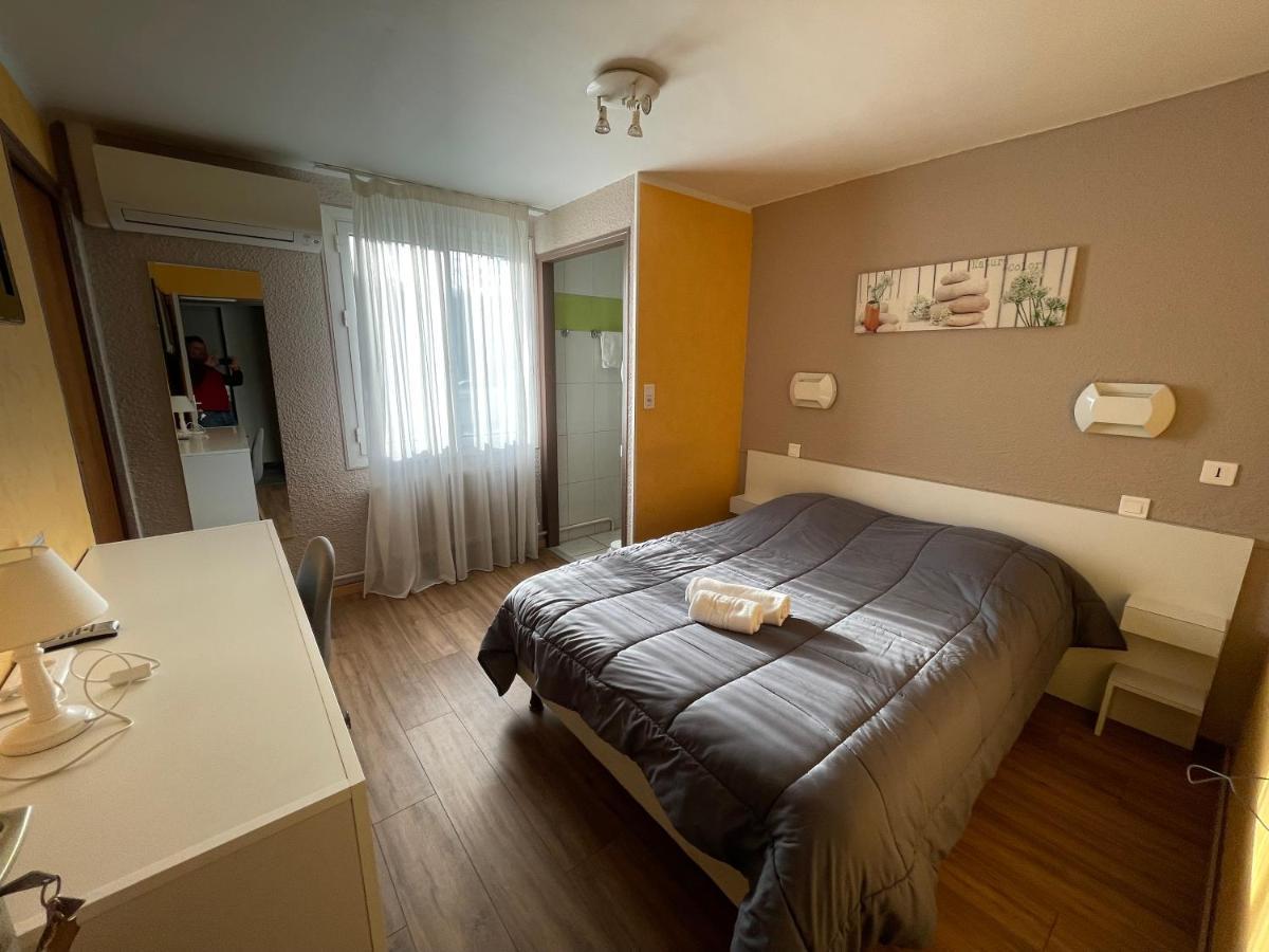 Hotel Les Chenes Sisteron Exterior photo