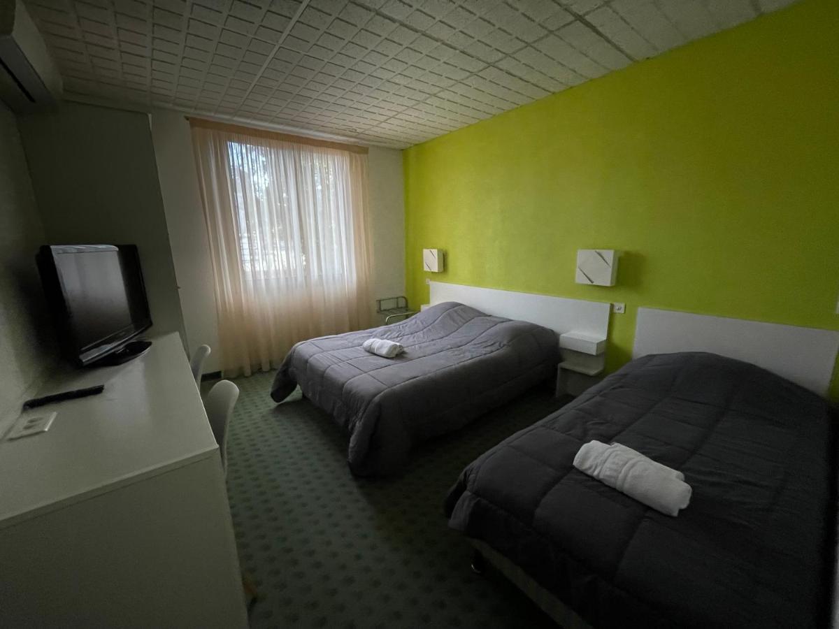 Hotel Les Chenes Sisteron Exterior photo