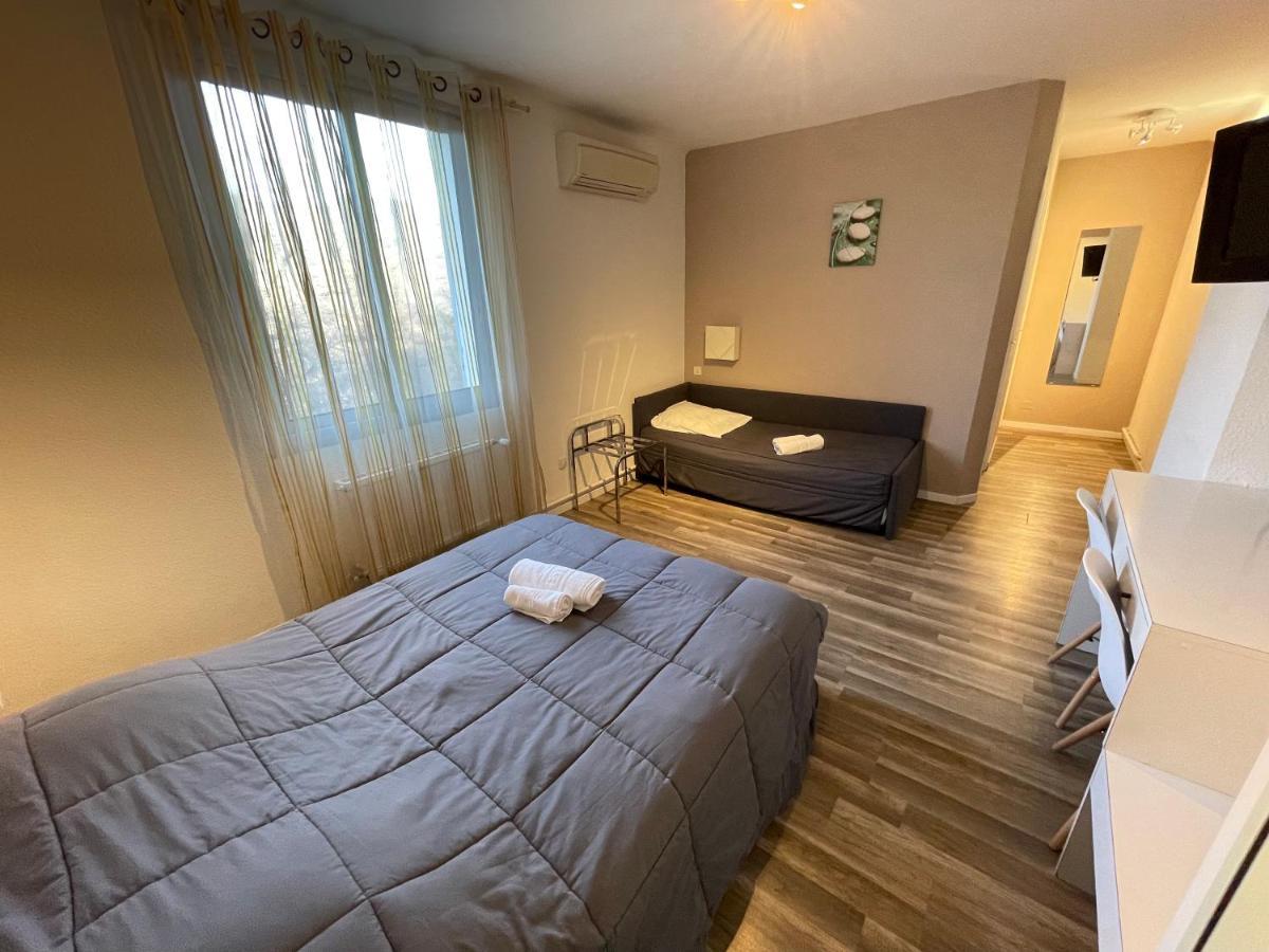 Hotel Les Chenes Sisteron Exterior photo
