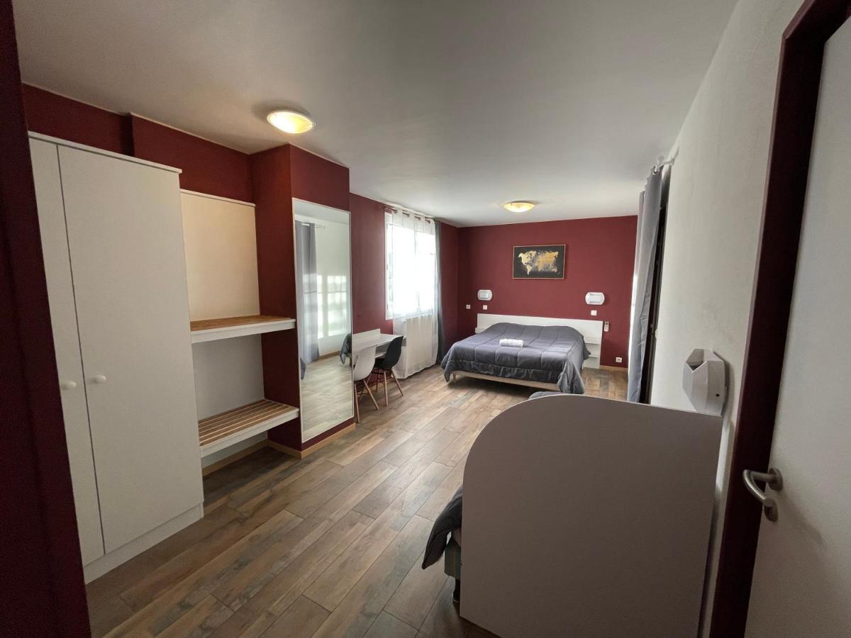 Hotel Les Chenes Sisteron Exterior photo