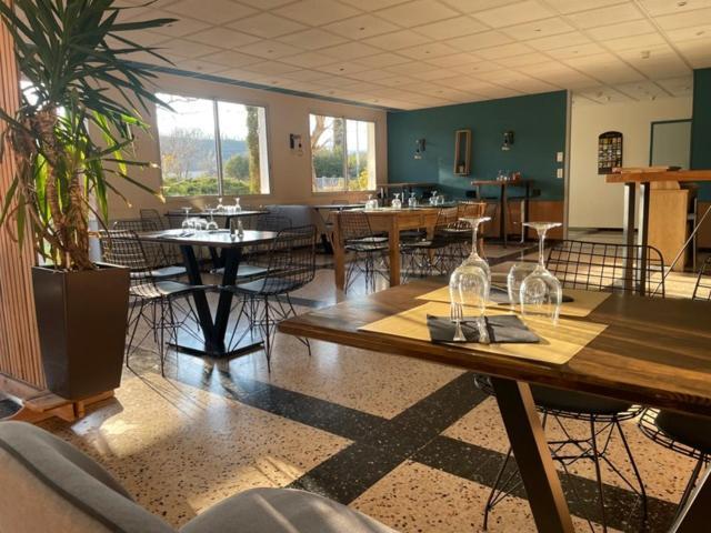 Hotel Les Chenes Sisteron Exterior photo